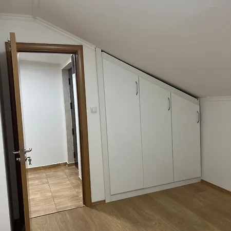 Nice Penthouse Apartment Podgorica