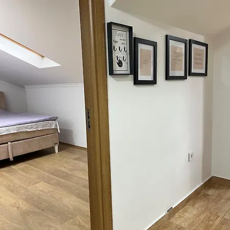 Apartment Nice Penthouse Podgorica